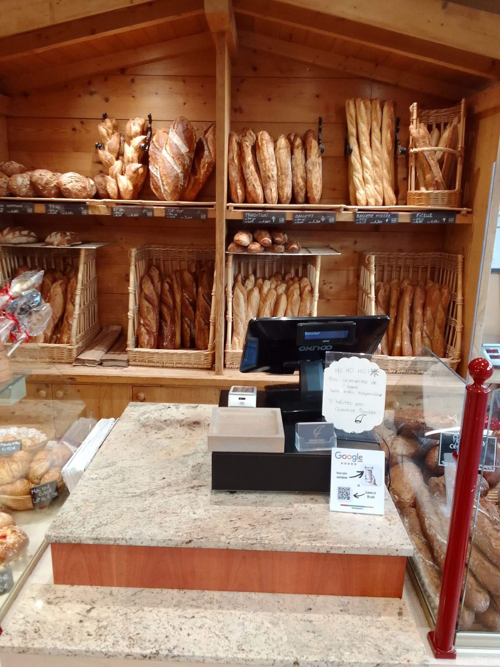 étalage de la boulangerie sevrier